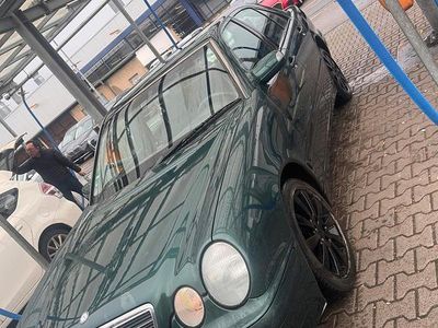 Gebraucht Mercedes E240 177 PS (130 kW) 2000 Grün Limousine