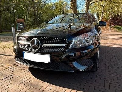 Usata Mercedes A180 Urban 122 CV (89 kW) 2014 Nero Berlina