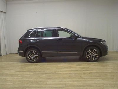 Schwarz Gebraucht 2023 VW Tiguan Elegance SUV | 25.480 € (Guter Preis)