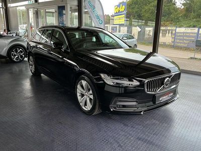 Gebraucht Volvo V90 Momentum 197 PS (144 kW) 2022 Black stone Kombi