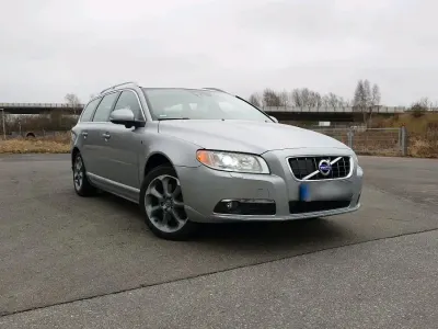 Gebraucht Volvo V70 215 PS (158 kW) 2012 Silber Kombi