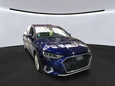 Gebraucht Audi A3 Sport 150 PS (110 kW) 2022 Navarrablau Limousine