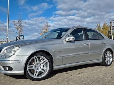 Usata Mercedes E55 AMG AMG 476 CV (350 kW) 2003 Argento Berlina