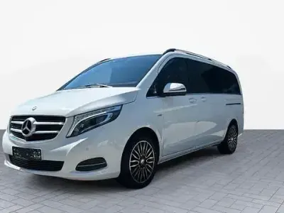 Gebraucht Mercedes V250 Avantgarde Edition 190 PS (139 kW) 2017 Bergkristallweissmet. Van / Kleinbus