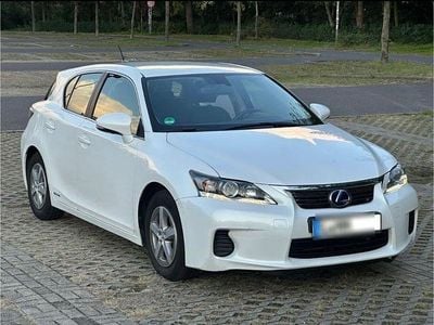Weiß Gebraucht 2011 Lexus CT200h Limousine | 10.999 € (Guter Preis)