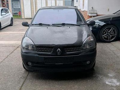 Second-hand Renault Clio II 58 CP (42 kW) 2003 Negru Hatchback