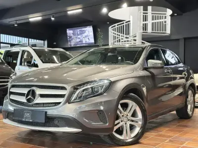 Gebraucht Mercedes GLA200 136 PS (100 kW) 2016 Grau SUV