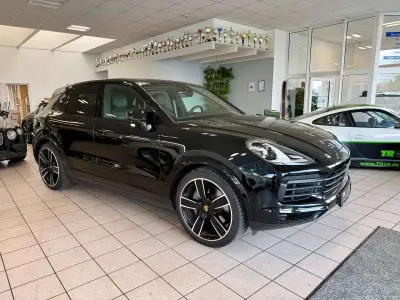 Gebraucht Porsche Cayenne S Platinum Edition 441 PS (324 kW) 2023 Chromitschwarzmetallic SUV