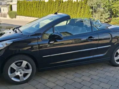 Gebraucht Peugeot 207 CC Active 120 PS (88 kW) 2012 Schwarz Cabrio