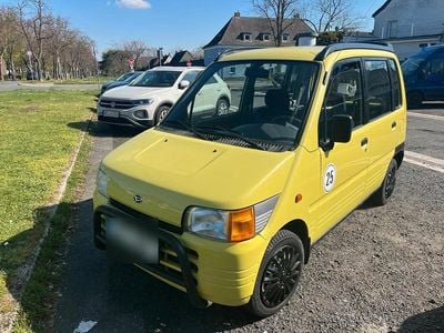 Gebraucht Daihatsu Move 25 PS (18 kW) 1998 Gelb Van / Kleinbus