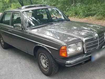 Gebraucht Mercedes E230 1981 Gold Limousine