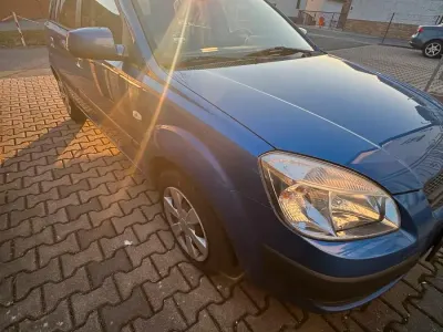 Gebraucht Kia Rio 112 PS (82 kW) 2007 Blau Kleinwagen