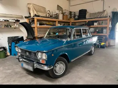 Gebraucht Fiat 1500 75 PS (55 kW) 1964 Blau Limousine