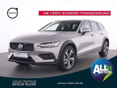 Gebraucht Volvo V60 CC Ultimate 197 PS (144 kW) 2023 Silber silver dawn / metallic Kombi