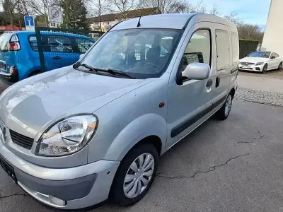Gebraucht Renault Kangoo Privilege 95 PS (69 kW) 2004 Silber Van / Kleinbus