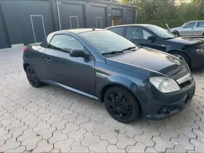 Używany Opel Tigra 90 KM (66 kW) 2006 Niebieski Kabriolet