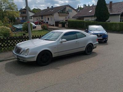 Mercedes 320