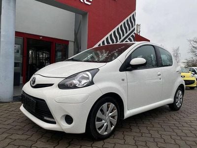 Gebraucht Toyota Aygo Cool 68 PS (50 kW) 2014 Weiß Kleinwagen