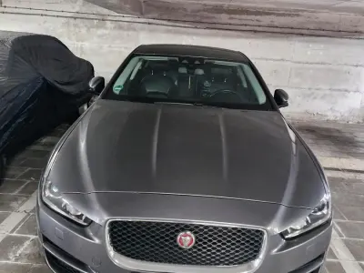 Käytetty Jaguar XE Prestige 180 HP (132 kW) 2016 Harmaa Sedan
