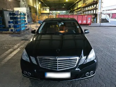 Gebraucht Mercedes E220 170 PS (125 kW) 2009 Schwarz Limousine