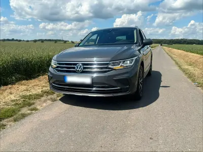 Gebraucht VW Tiguan United 150 PS (110 kW) 2020 Grau SUV