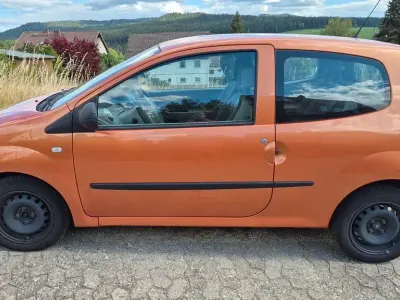 Gebraucht Renault Twingo Elysee 75 PS (55 kW) 2007 Orange Kleinwagen