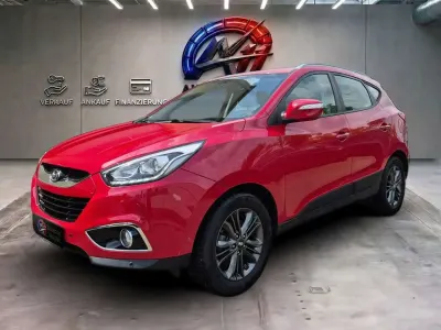 Gebraucht Hyundai ix35 135 PS (99 kW) 2015 Rot SUV