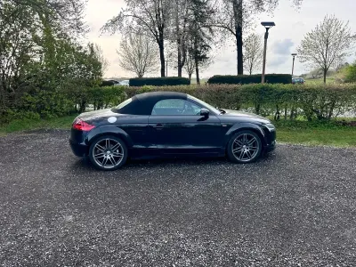 Second-hand Audi TT Roadster 160 CP (117 kW) 2009 Negru Cabrio