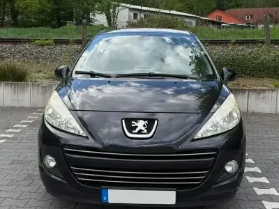 Gebraucht Peugeot 207 CC Allure 156 PS (114 kW) 2011 Schwarz Cabrio