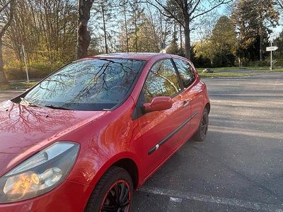 Gebraucht Renault Clio II 75 PS (55 kW) 2006 Rot Kleinwagen
