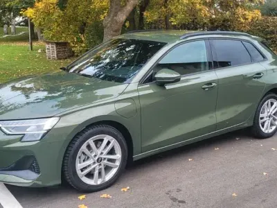 Gebraucht Audi A3 Sport 204 PS (150 kW) 2025 Grün Limousine
