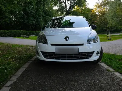 Gebraucht Renault Scénic III Bose Edition 131 PS (96 kW) 2011 Weiß Van / Kleinbus