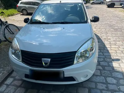 Gebraucht Dacia Sandero 76 PS (55 kW) 2009 Weiß Kleinwagen