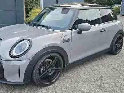 Gebraucht Mini Cooper SE 135 kW (184 PS) 2022 Grau Kleinwagen