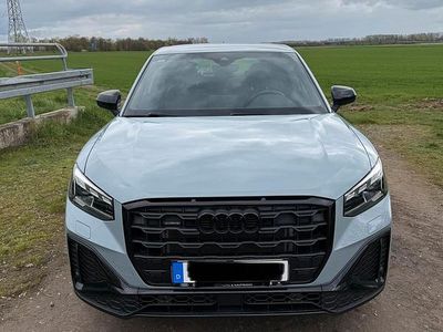 Gebraucht Audi Q2 Design 190 PS (139 kW) 2023 Grau SUV