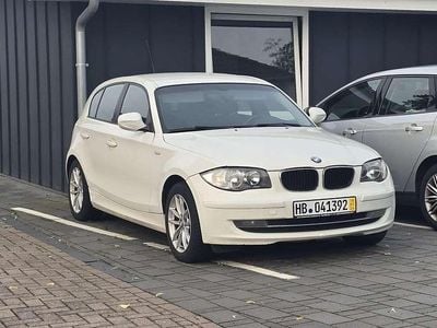 Gebraucht BMW 116 116 PS (85 kW) 2011 Weiß Kleinwagen