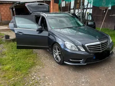 Gebraucht Mercedes E200 Avantgarde 136 PS (100 kW) 2011 Grau Limousine