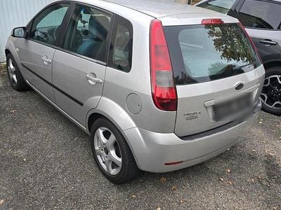 Gebraucht Ford Fiesta 69 PS (50 kW) 2005 Silber Kleinwagen