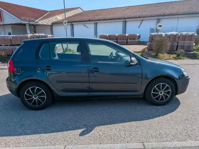 Gebraucht VW Golf V 120 PS (88 kW) 2007 Blau Kleinwagen