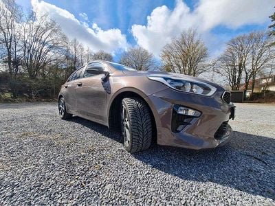 Gebraucht Kia Ceed 140 PS (102 kW) 2018 Braun Kleinwagen