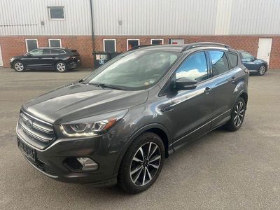 Grau Gebraucht 2017 Ford Kuga ST-Line SUV | 10.900 € (Superpreis)