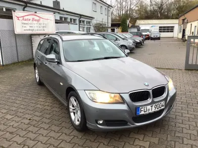 Usata BMW 318 Sport Line 143 CV (105 kW) 2010 Grigio Station wagon