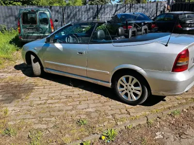 Gebraucht Opel Astra Cabriolet 125 PS (91 kW) 2003 Silber Cabrio
