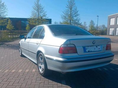 BMW 528