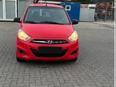 Gebraucht Hyundai i10 69 PS (50 kW) 2012 Rot Kleinwagen
