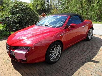 Usata Alfa Romeo Spider 209 CV (153 kW) 2009 Rosso Cabrio