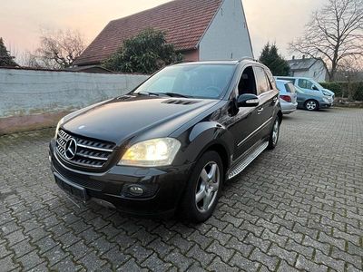 Begagnad Mercedes 320 226 HK (166 kW) 2007 Svart SUV