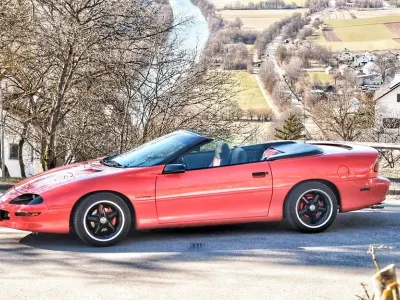 Usata Chevrolet Camaro 162 CV (119 kW) 1997 Rosso Cabrio