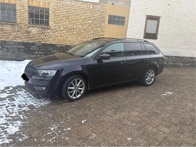 Gebraucht Skoda Octavia Elegance 181 PS (133 kW) 2014 Schwarz Kleinwagen
