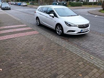 Weiß Gebraucht 2016 Opel Astra Kombi | 6.500 € (Fairer Preis)